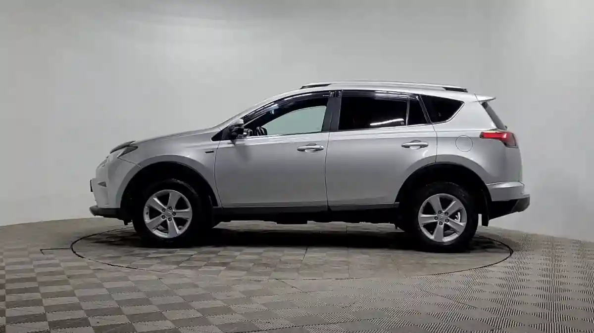 Toyota RAV4 2018 года за 12 890 000 тг. в Алматы
