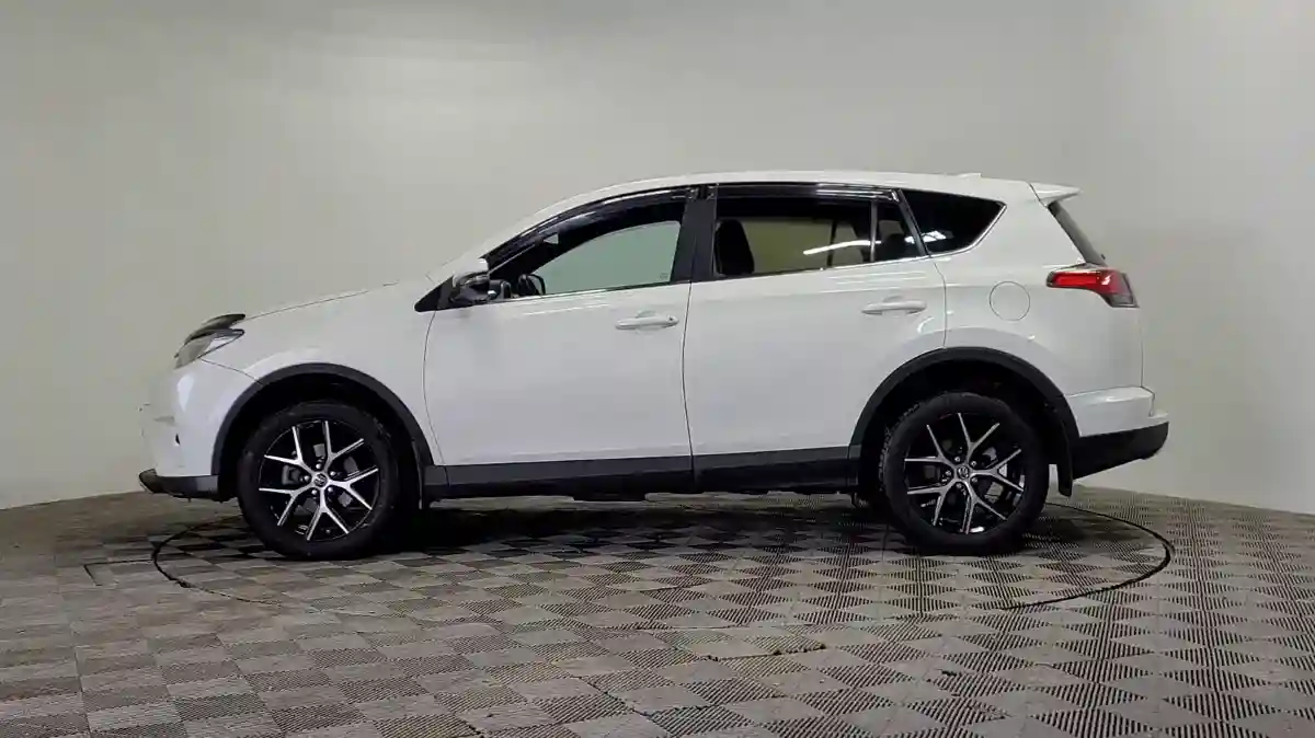 Toyota RAV4 2017 года за 9 990 000 тг. в Алматы