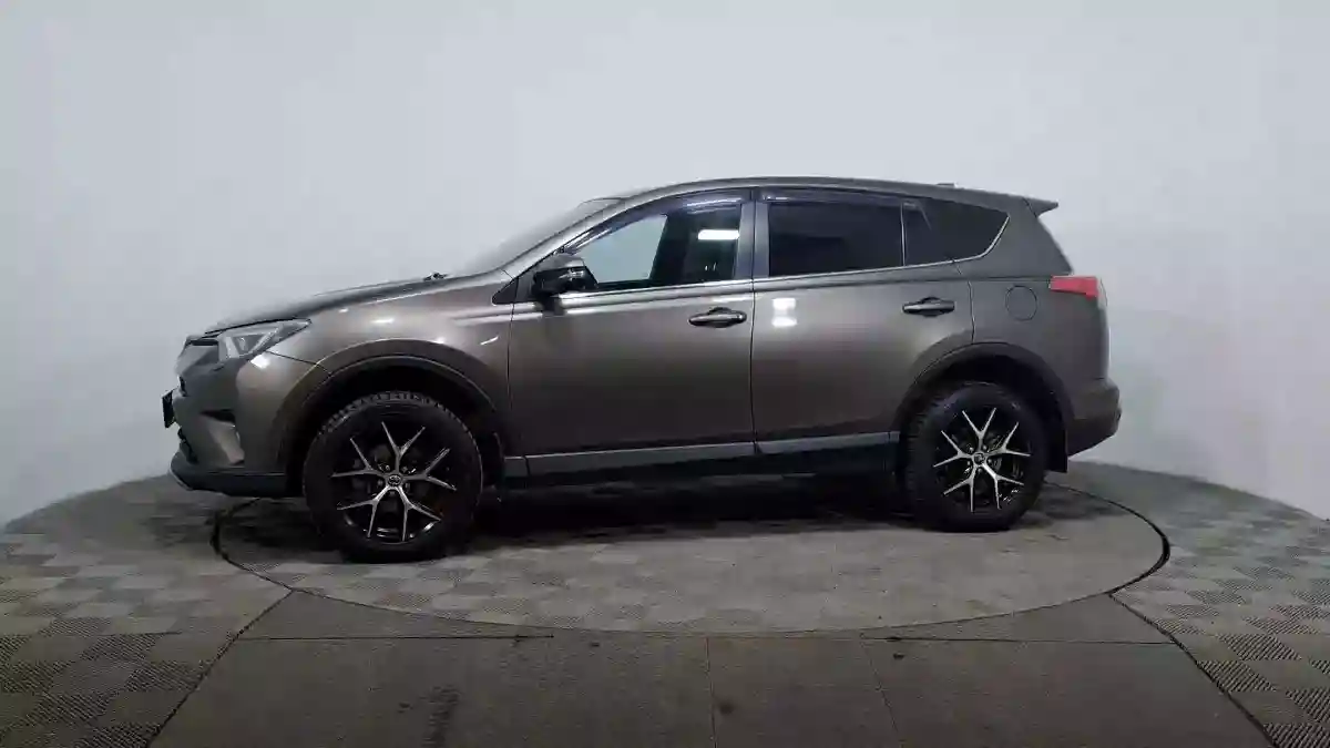 Toyota RAV4 2017 года за 11 390 000 тг. в Астана