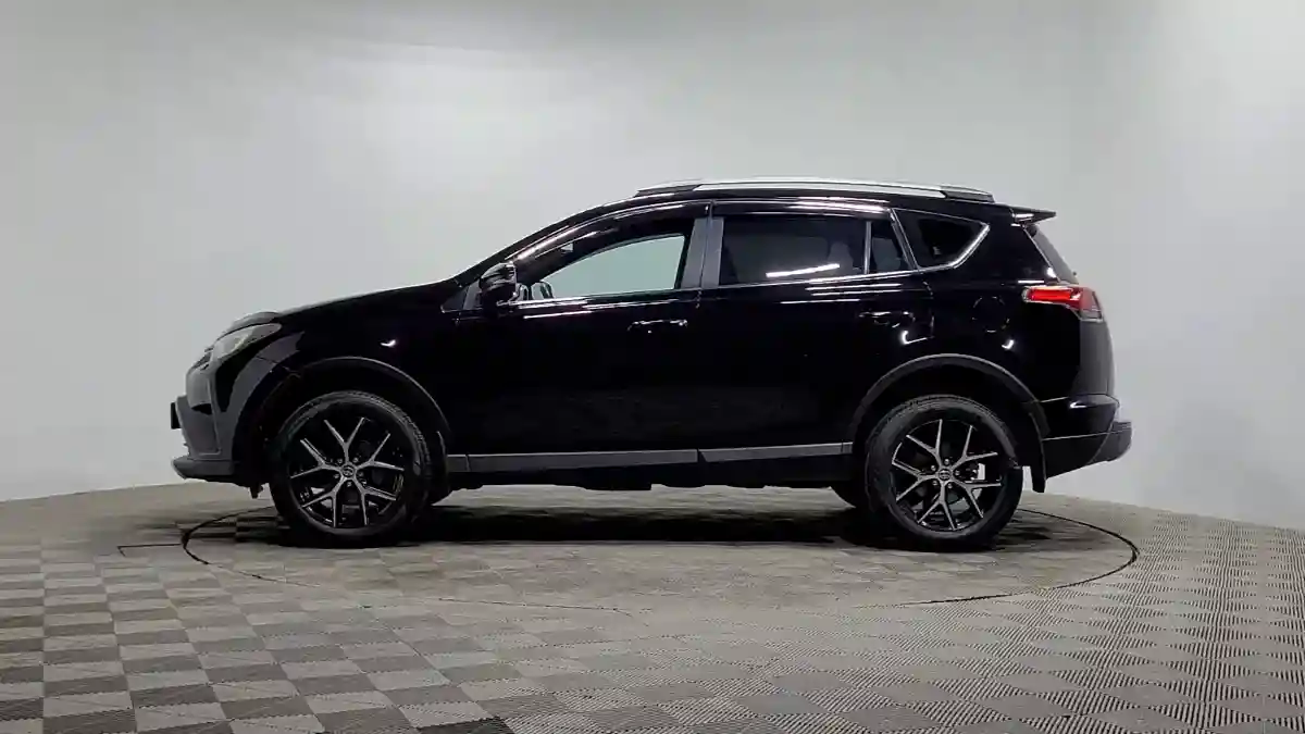 Toyota RAV4 2018 года за 12 400 000 тг. в Алматы