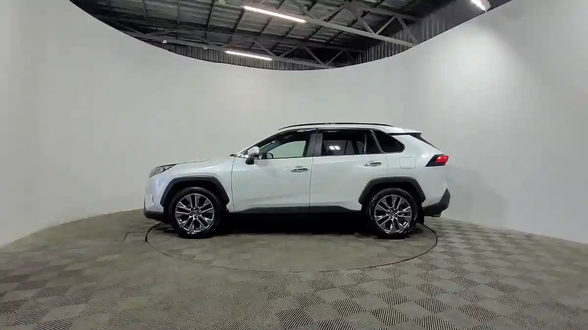 Toyota RAV4 2020 года за 15 990 000 тг. в Алматы