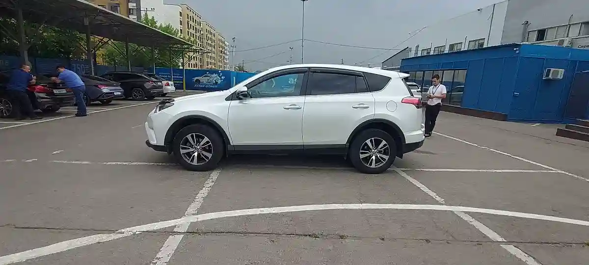 Toyota RAV4 2019 года за 15 000 000 тг. в Алматы