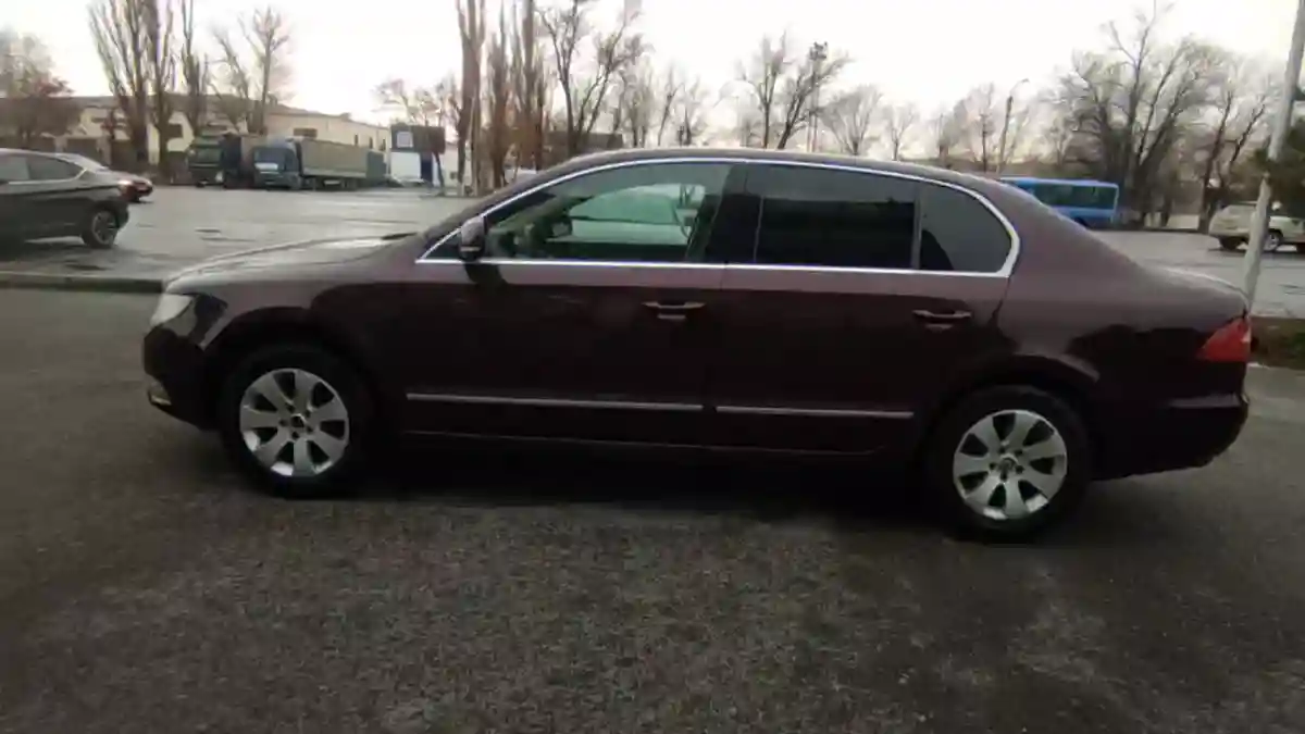 Skoda Superb 2010 года за 2 490 000 тг. в Тараз