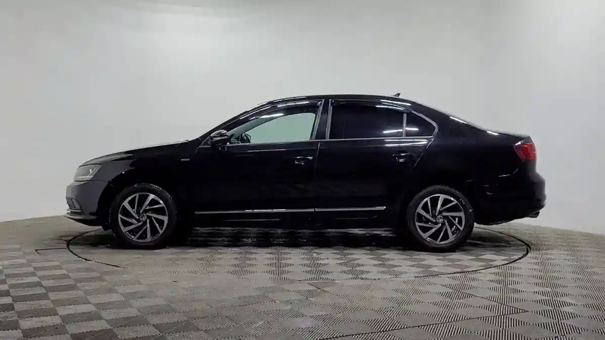 Volkswagen Jetta 2018 года за 7 590 000 тг. в Алматы