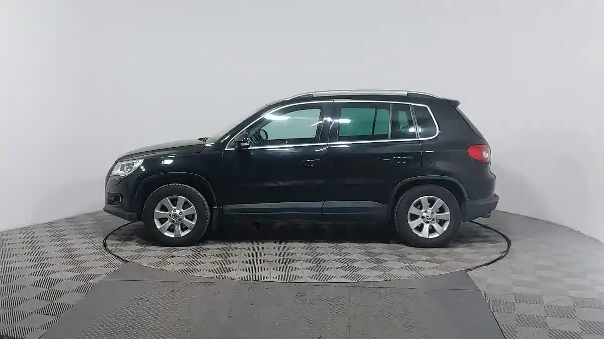 Volkswagen Tiguan 2011 года за 6 490 000 тг. в Астана