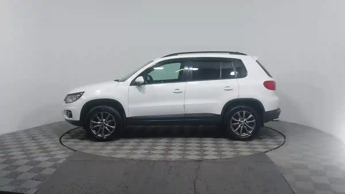Volkswagen Tiguan 2011 года за 6 350 000 тг. в Астана