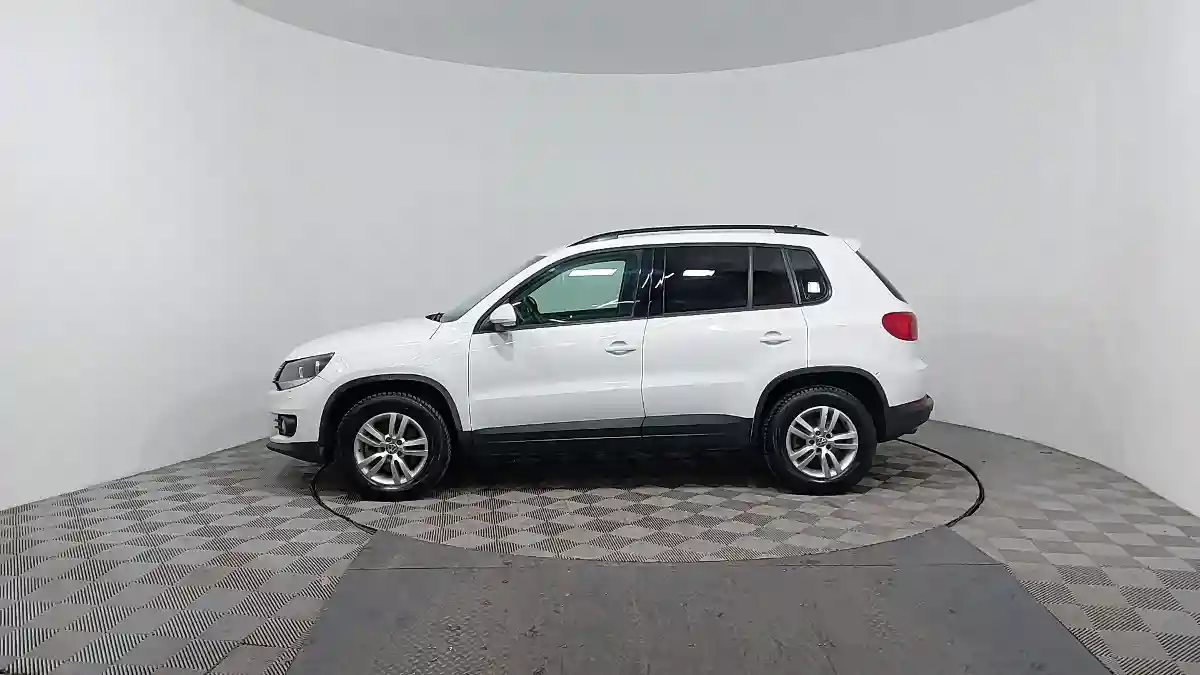 Volkswagen Tiguan 2015 года за 5 690 000 тг. в Астана