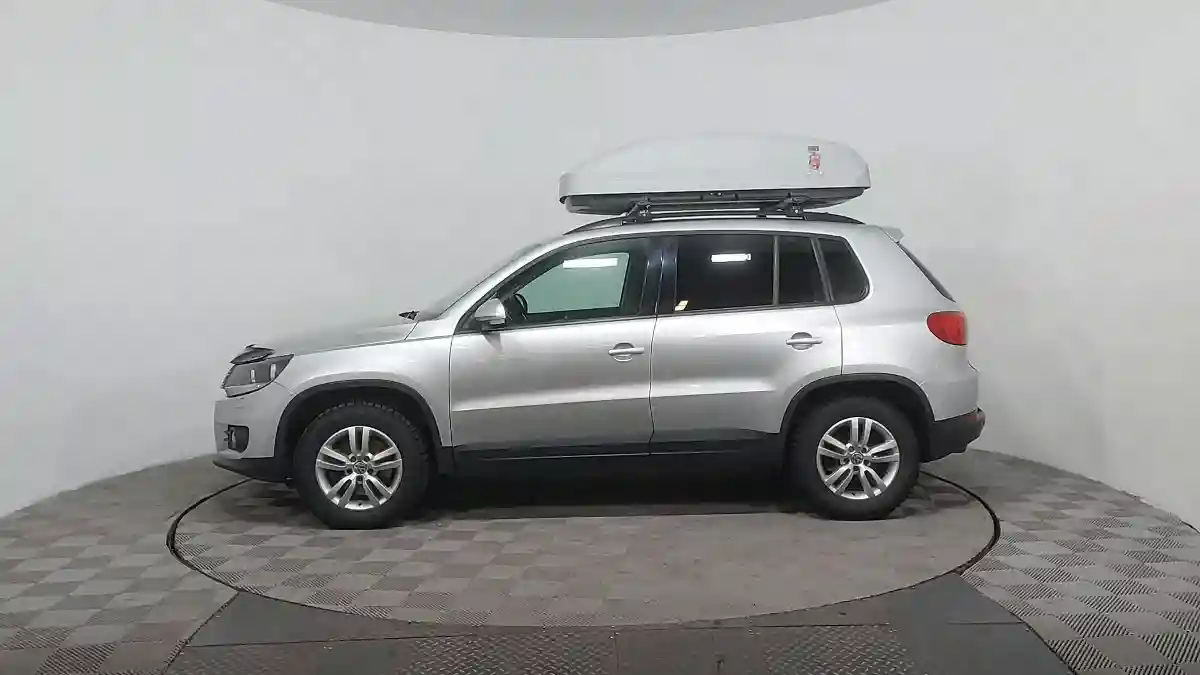 Volkswagen Tiguan 2016 года за 8 800 000 тг. в Астана