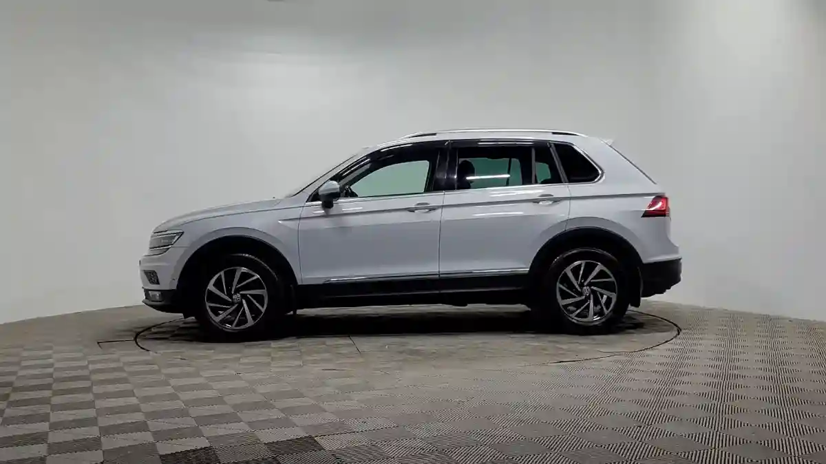 Volkswagen Tiguan 2018 года за 12 500 000 тг. в Алматы