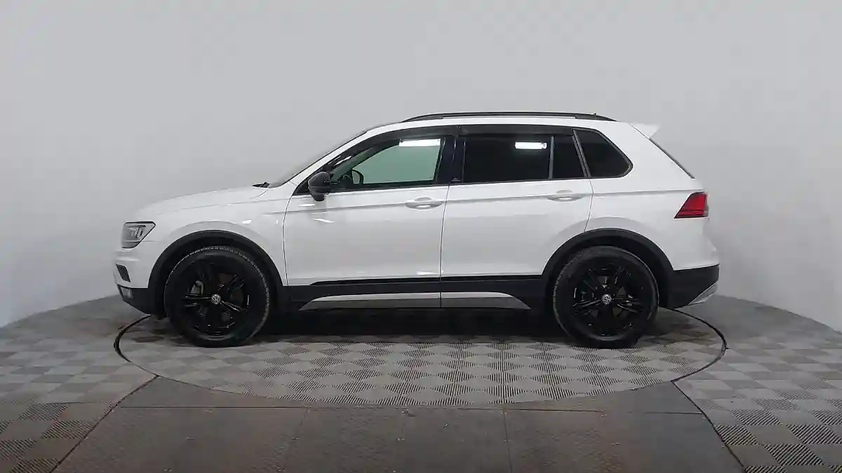 Volkswagen Tiguan 2020 года за 12 990 000 тг. в Астана