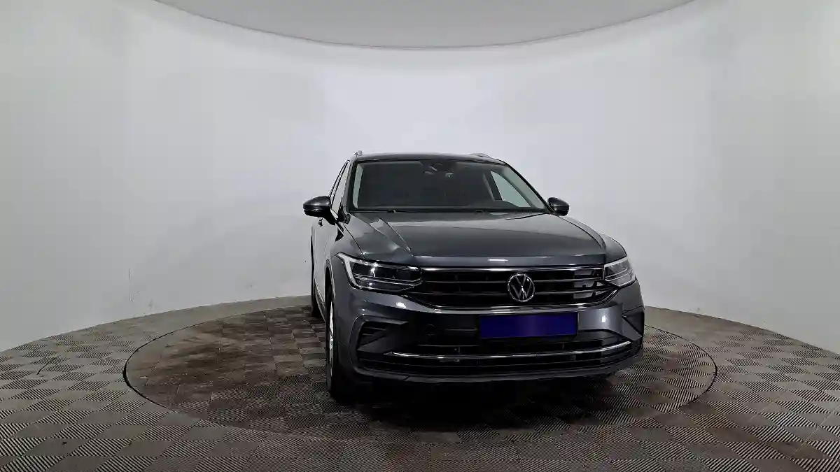 Volkswagen Tiguan 2021 года за 15 690 000 тг. в Астана