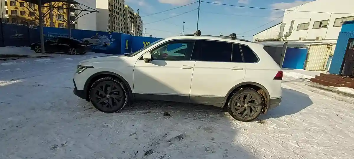 Volkswagen Tiguan 2021 года за 16 000 000 тг. в Алматы