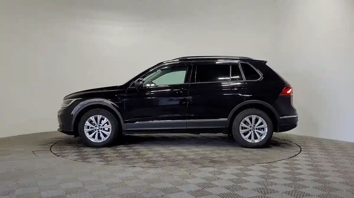 Volkswagen Tiguan 2021 года за 10 590 000 тг. в Алматы
