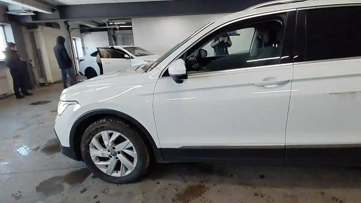 Volkswagen Tiguan 2021 года за 11 500 000 тг. в Астана