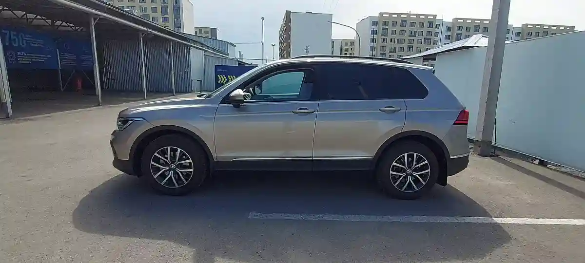 Volkswagen Tiguan 2021 года за 13 000 000 тг. в Алматы