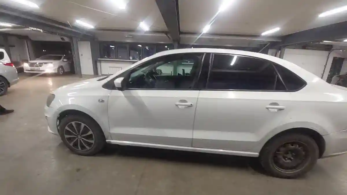 Volkswagen Polo 2015 года за 4 200 000 тг. в Астана