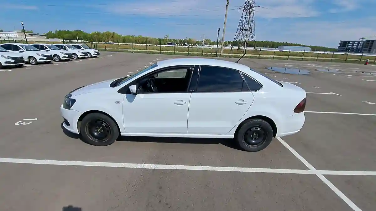 Volkswagen Polo 2015 года за 3 790 000 тг. в Петропавловск