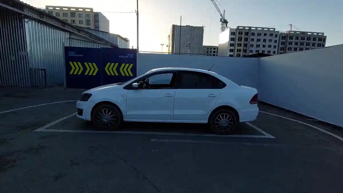 Volkswagen Polo 2015 года за 3 590 000 тг. в Алматы