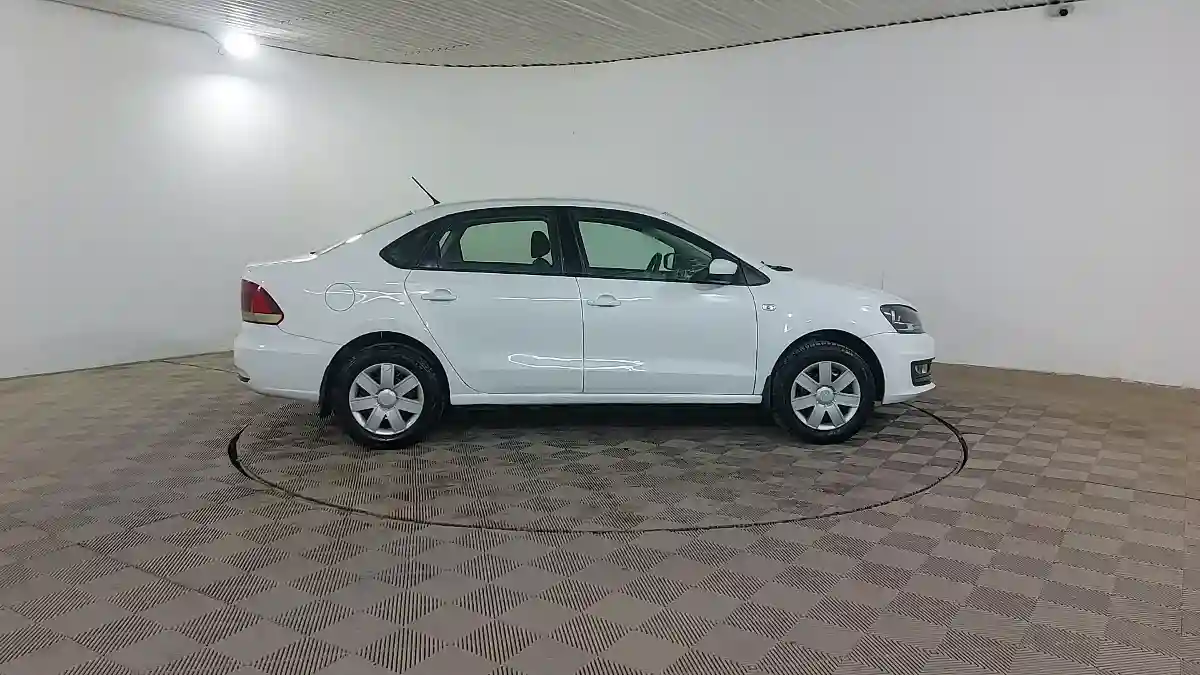 Volkswagen Polo 2015 года за 4 890 000 тг. в Шымкент