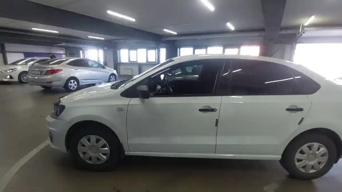Volkswagen Polo 2015 года за 3 850 000 тг. в Астана
