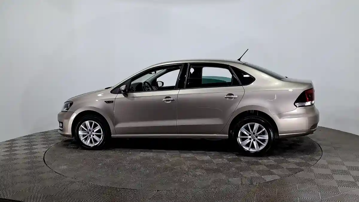 Volkswagen Polo 2016 года за 5 590 000 тг. в Астана