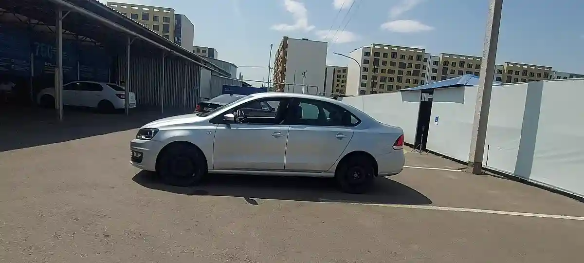 Volkswagen Polo 2017 года за 5 850 000 тг. в Алматы