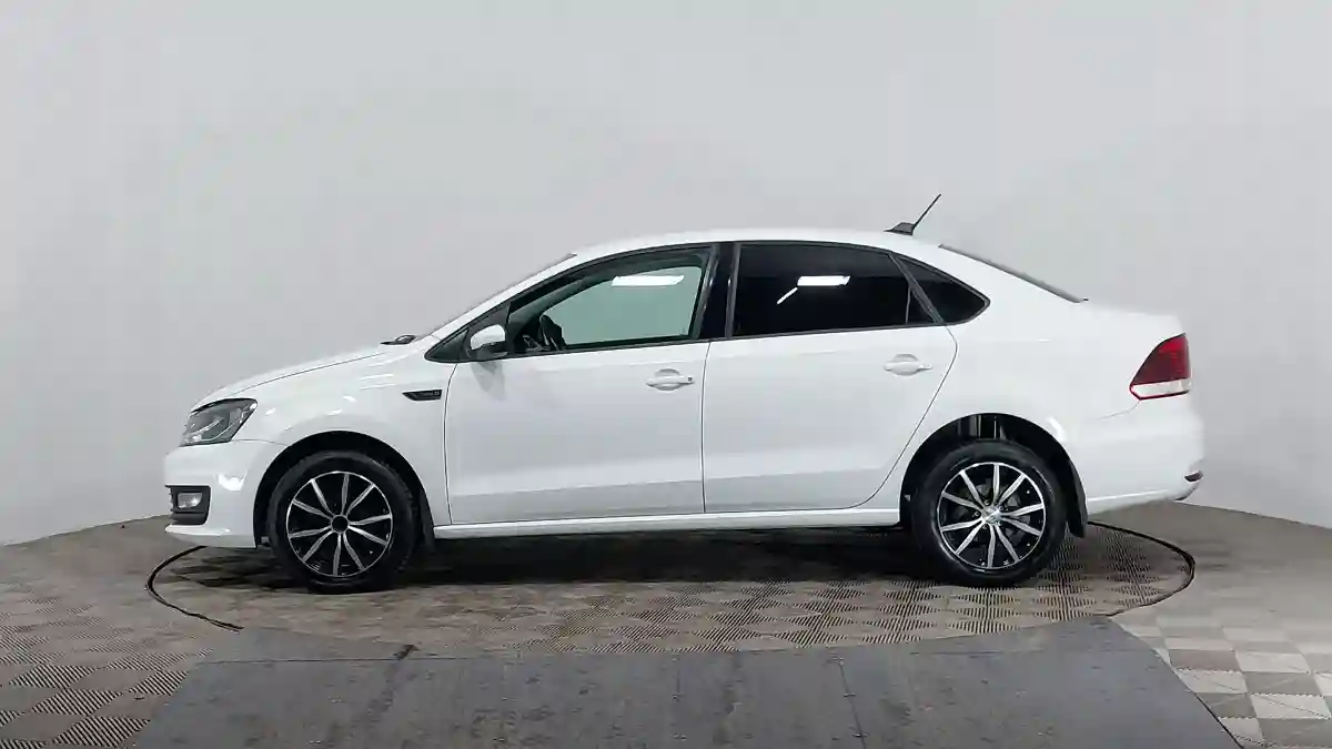 Volkswagen Polo 2018 года за 6 590 000 тг. в Астана