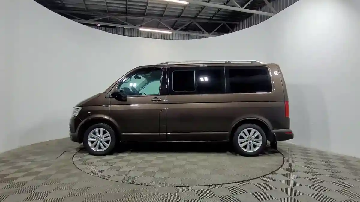 Volkswagen Multivan 2015 года за 14 490 000 тг. в Алматы