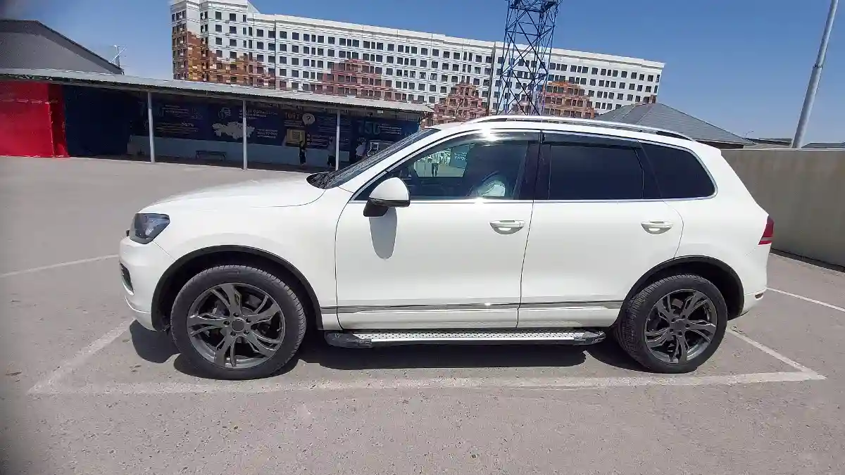 Volkswagen Touareg 2011 года за 13 500 000 тг. в Шымкент