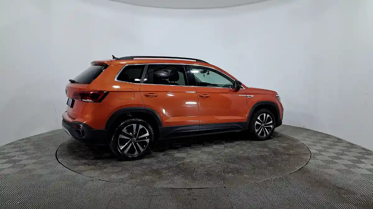 Volkswagen Taos 2021 года за 11 144 000 тг. в Астана
