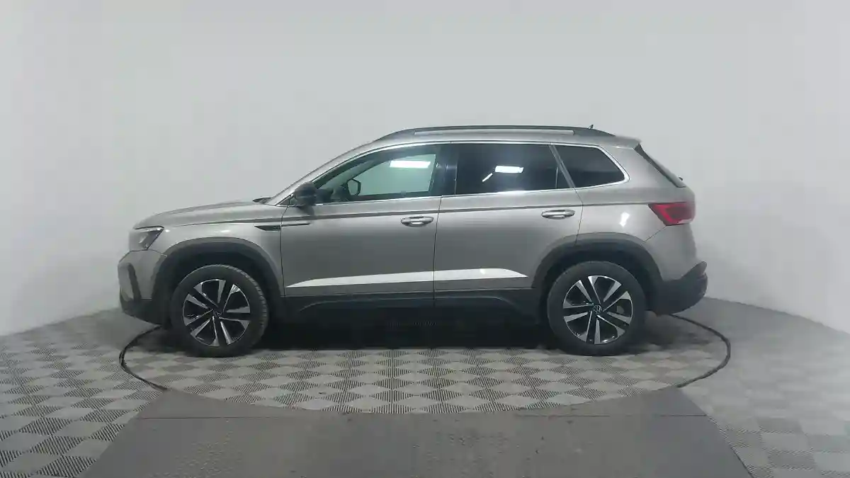 Volkswagen Taos 2021 года за 11 500 000 тг. в Астана