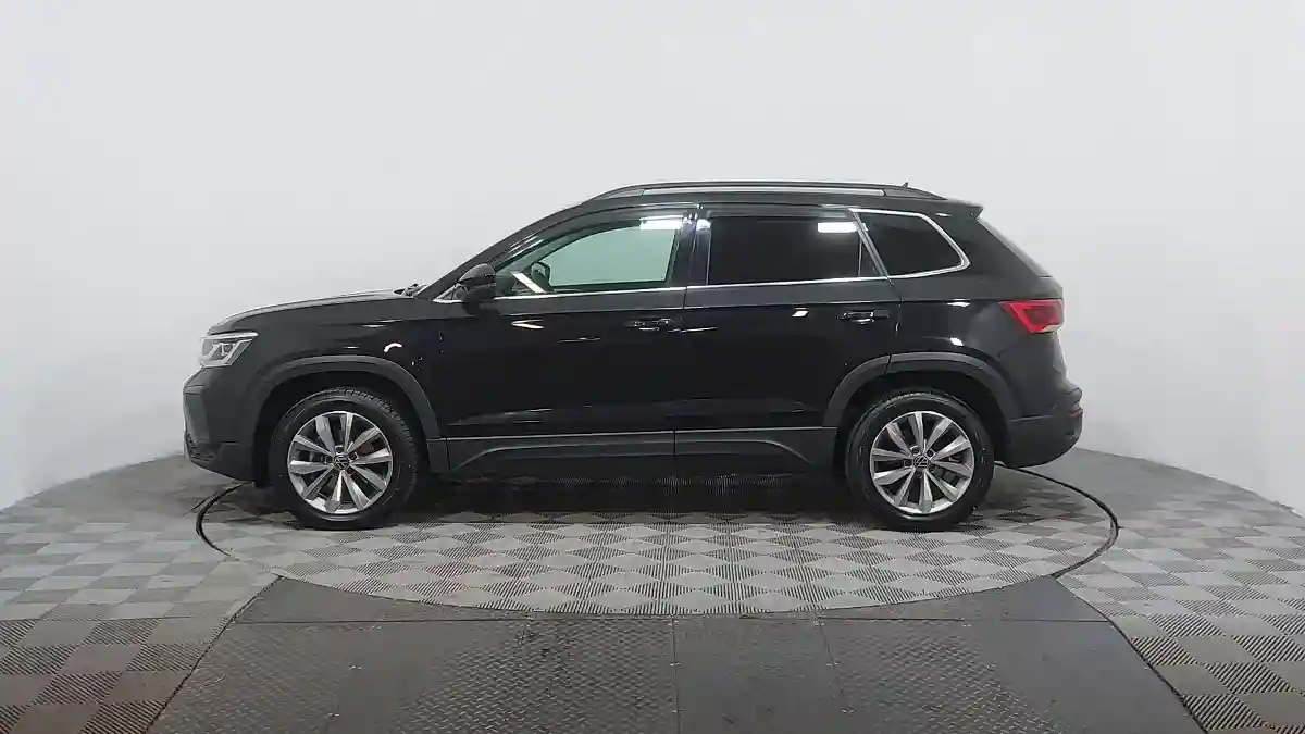 Volkswagen Taos 2021 года за 9 990 000 тг. в Астана
