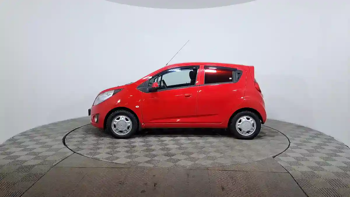 Chevrolet Spark 2013 года за 3 850 000 тг. в Астана