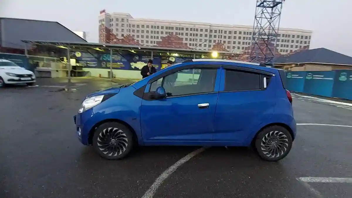 Chevrolet Spark 2013 года за 4 300 000 тг. в Шымкент