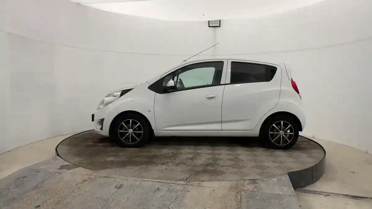 Chevrolet Spark 2013 года за 3 450 000 тг. в Актобе