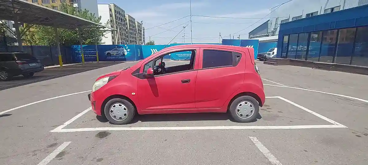 Chevrolet Spark 2014 года за 3 500 000 тг. в Алматы