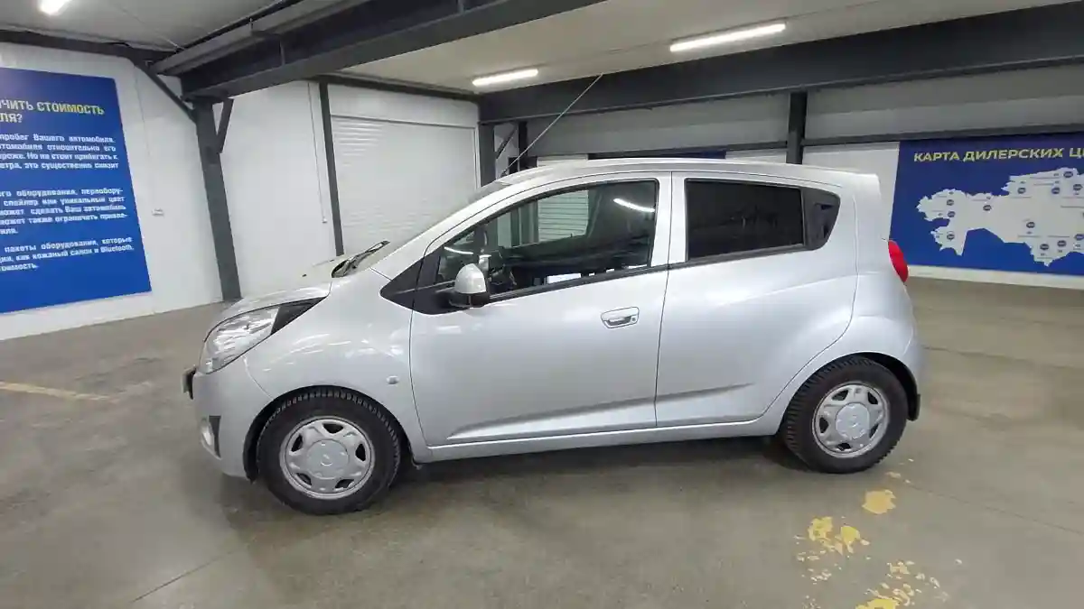 Chevrolet Spark 2014 года за 3 800 000 тг. в Астана