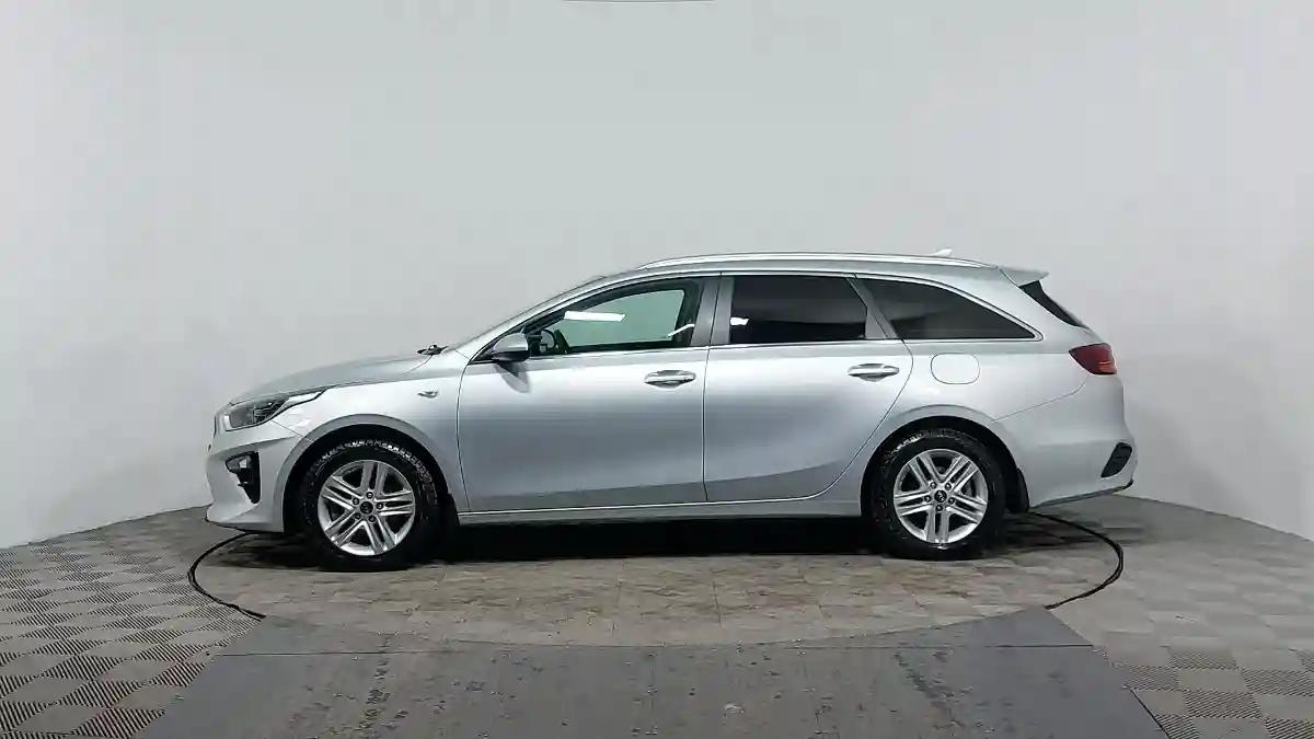 Kia Ceed 2019 года за 9 290 000 тг. в Астана