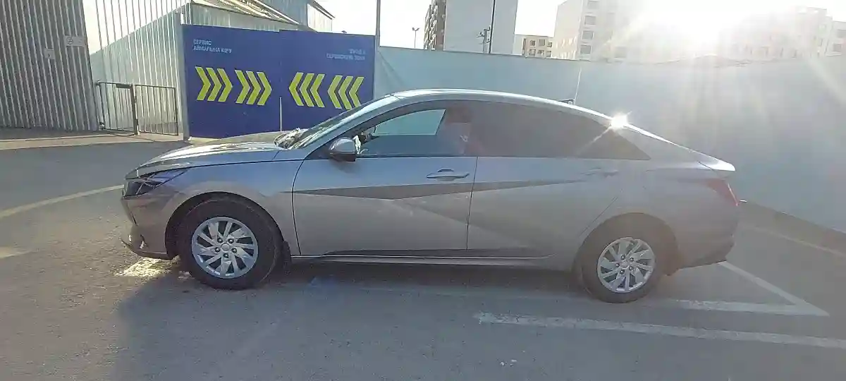 Hyundai Elantra 2022 года за 10 000 000 тг. в Алматы