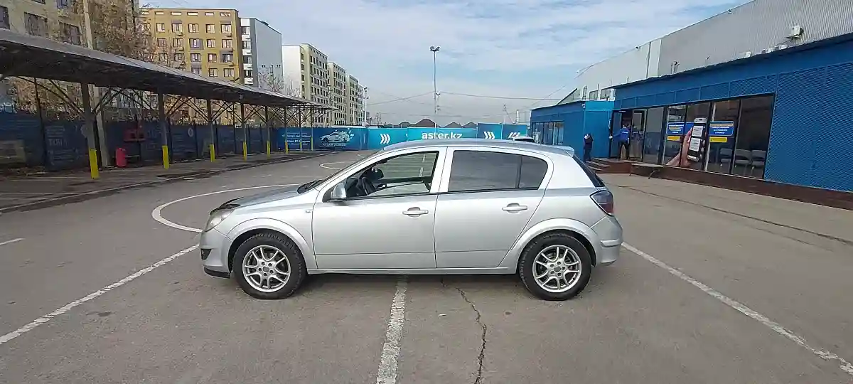 Opel Astra 2011 года за 3 500 000 тг. в Алматы