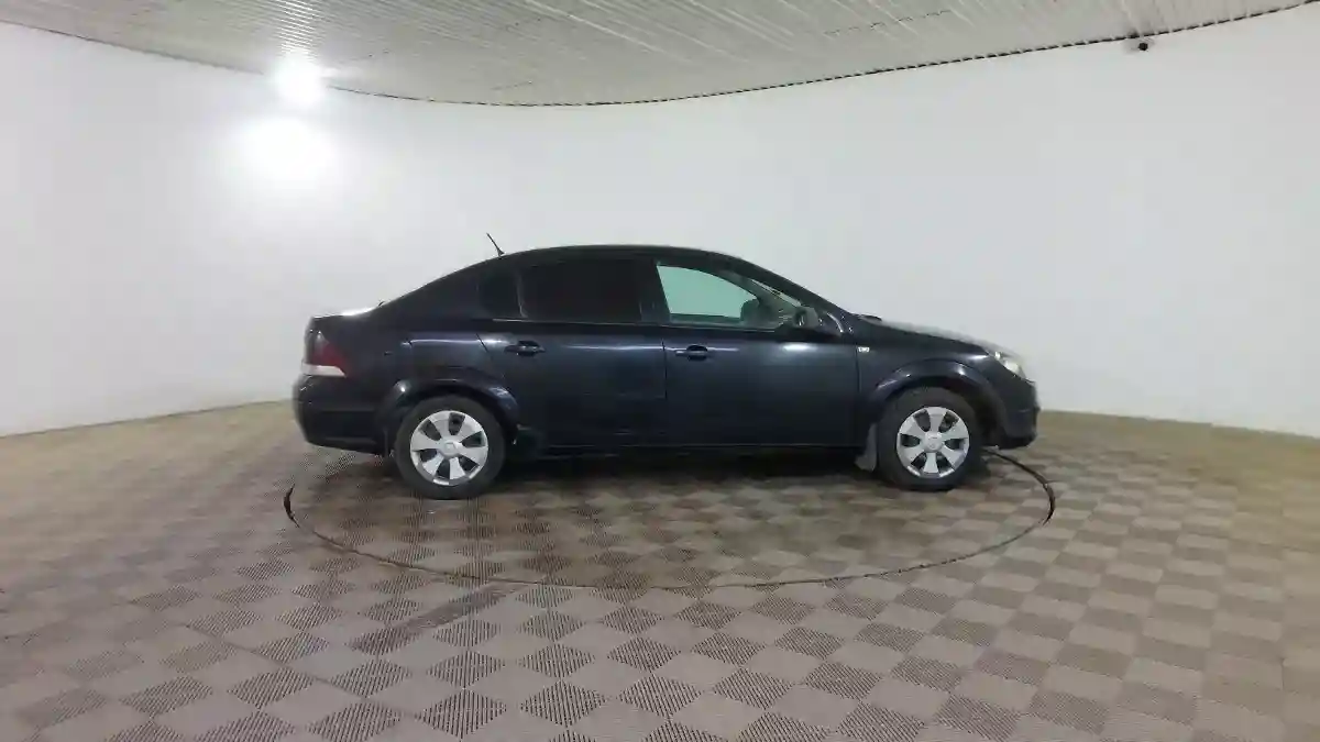 Opel Astra 2010 года за 1 990 000 тг. в Шымкент