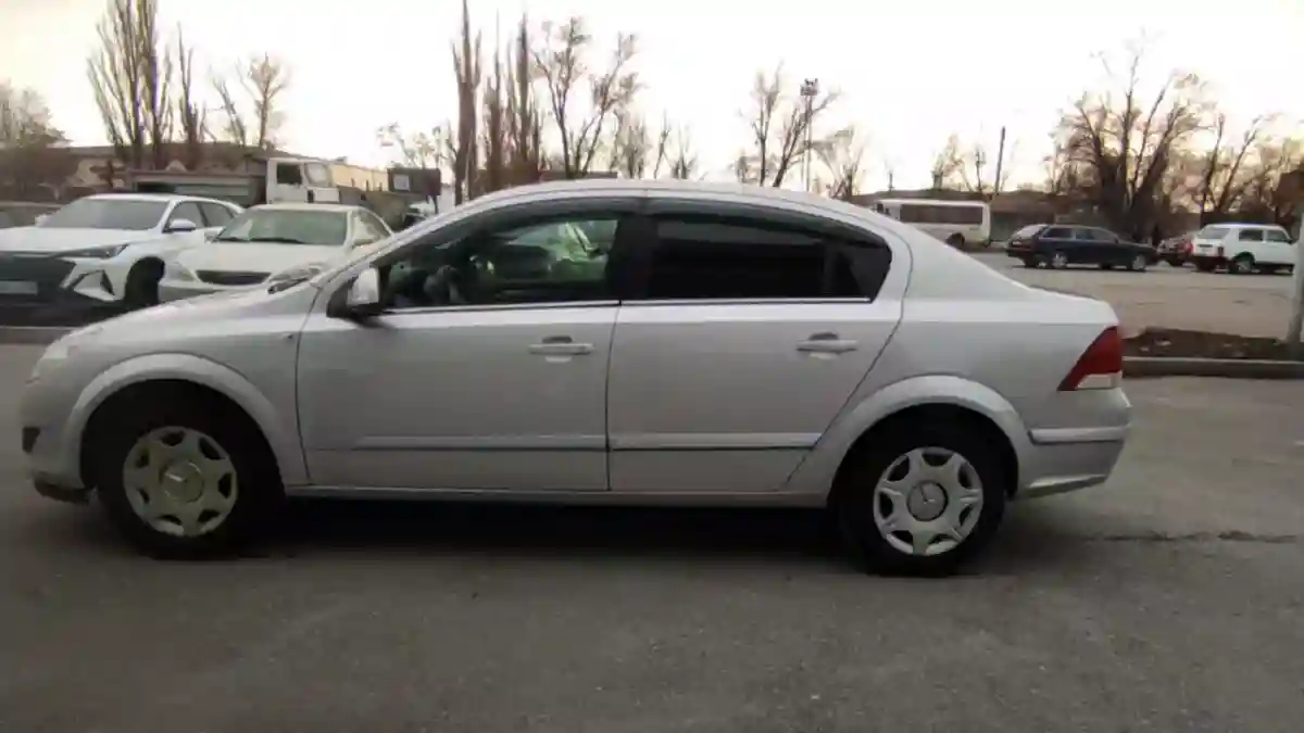 Opel Astra 2011 года за 2 990 000 тг. в Тараз