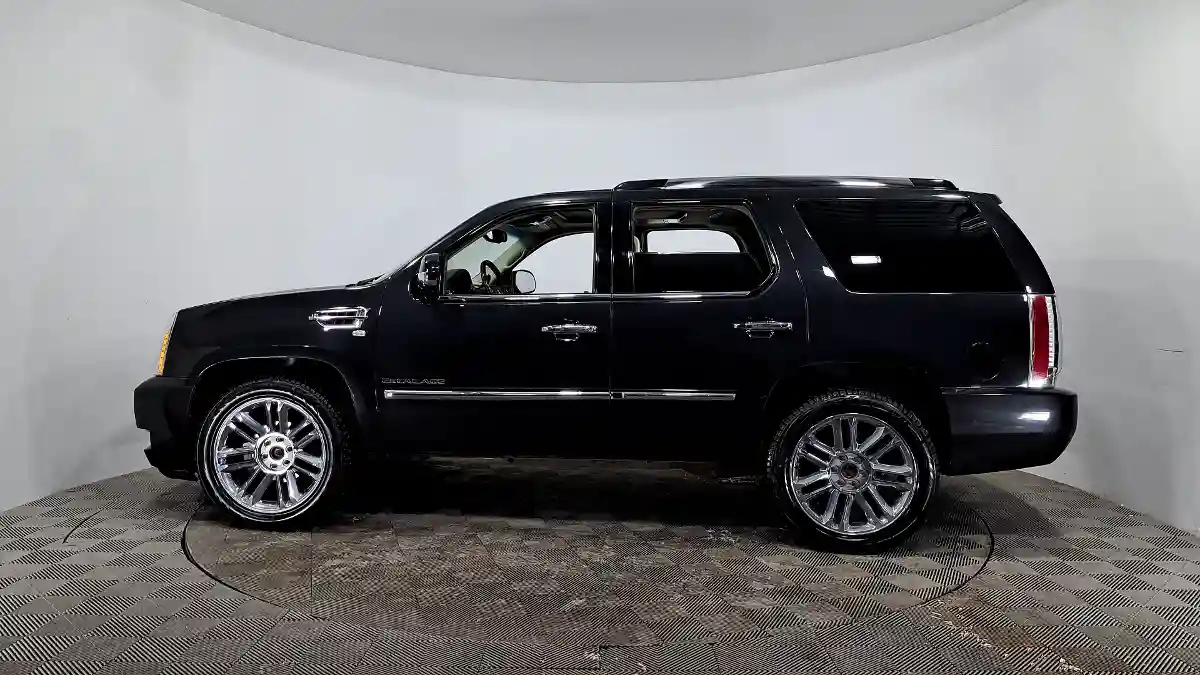 Cadillac Escalade 2013 года за 10 400 000 тг. в Астана