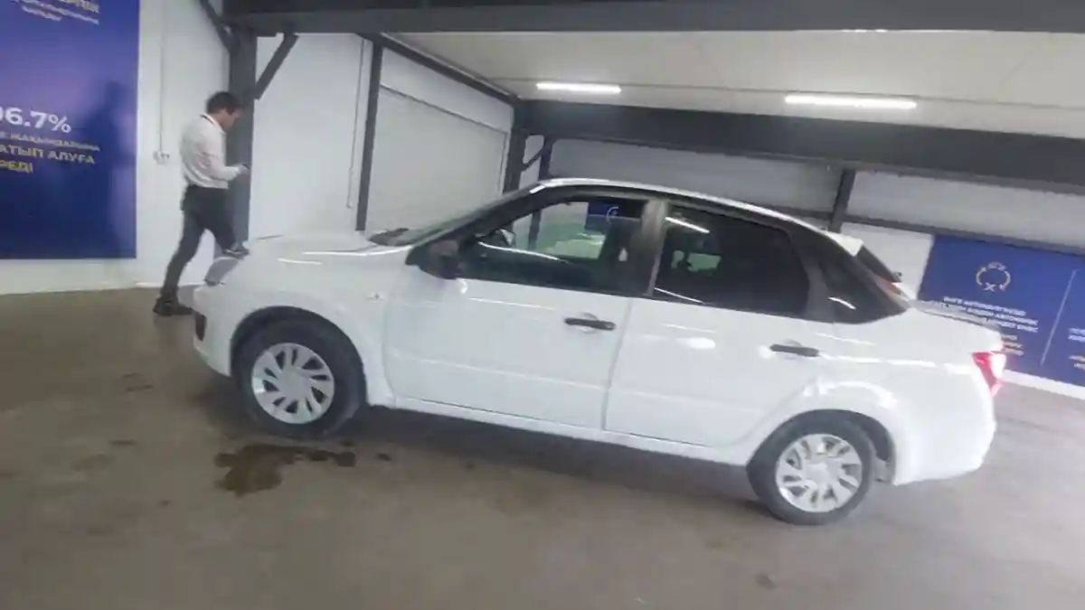LADA (ВАЗ) Granta 2017 года за 3 500 000 тг. в Астана