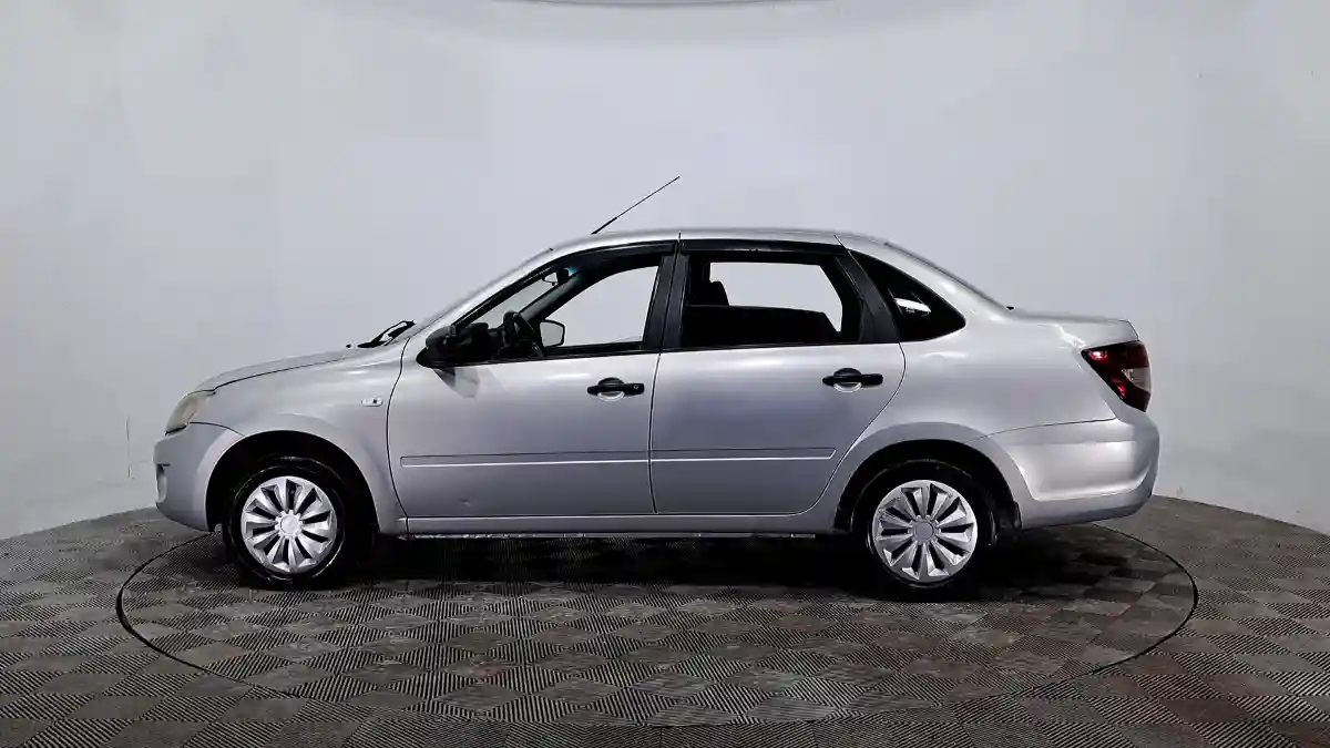 LADA (ВАЗ) Granta 2018 года за 2 890 000 тг. в Астана