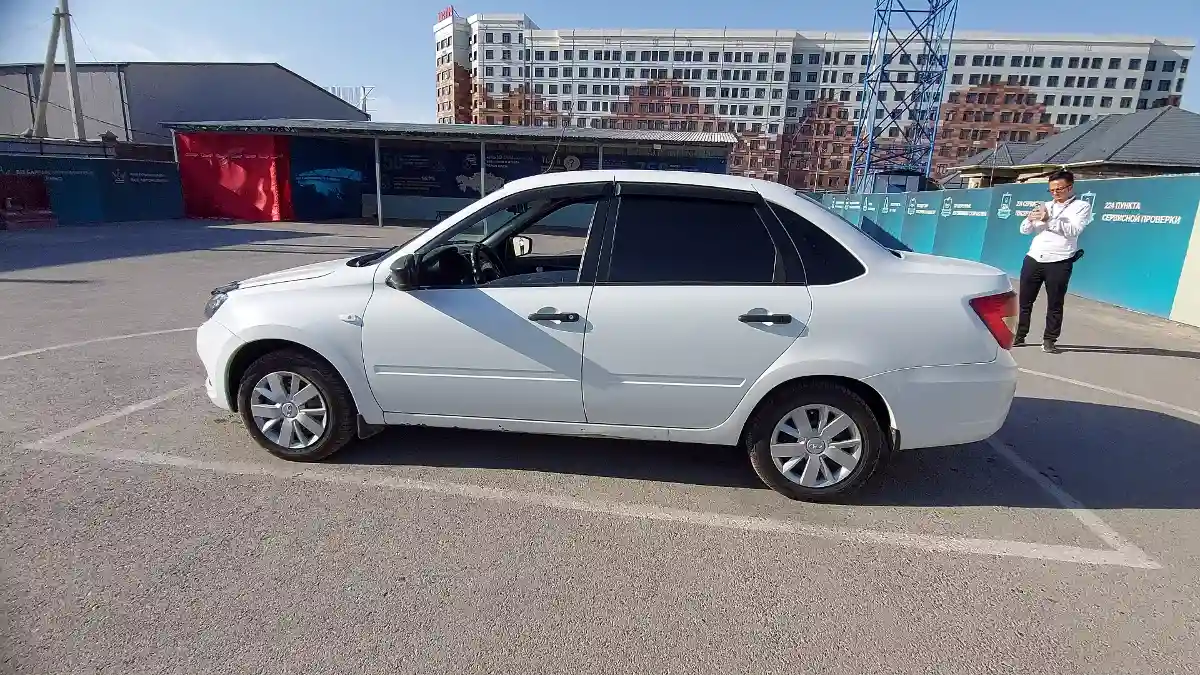LADA (ВАЗ) Granta 2018 года за 3 200 000 тг. в Шымкент