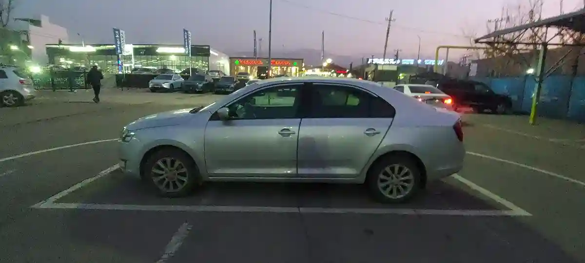 Skoda Rapid 2017 года за 4 000 000 тг. в Алматы