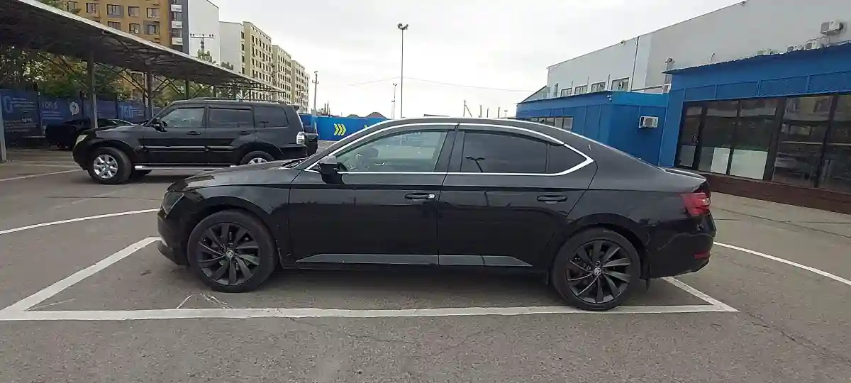 Skoda Superb 2018 года за 14 000 000 тг. в Алматы