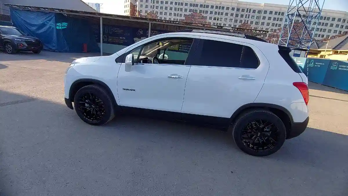 Chevrolet Tracker 2015 года за 6 500 000 тг. в Шымкент