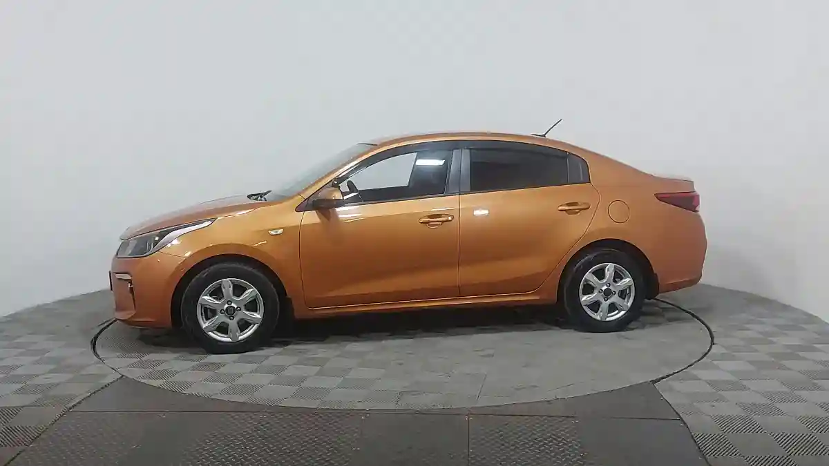 Kia Rio 2018 года за 7 850 000 тг. в Астана